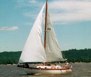This is a picture of a Baba 30 ( Kahlua ) under sail on Lake Pepin,
MN/WI. This boat is wonderfully maintained. A 4-foot bowsprit with double
anchor rollers graces th…